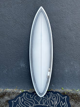 Charger l'image dans la galerie, Pukas Space Oddity